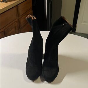 Dries Van Noten Elegant Black Suede Boots